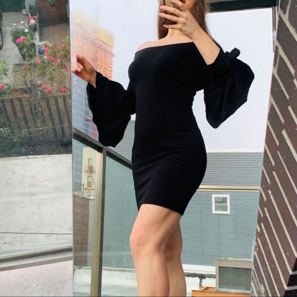 Gianni Bini Off Cold Shoulders Bell Sleeves Dress - Picture 1 of 16